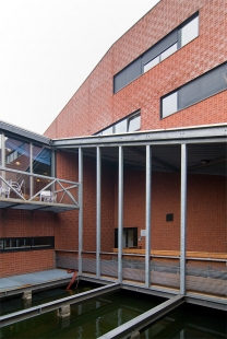 Fire station Breda - foto: Petr Šmídek, 2009