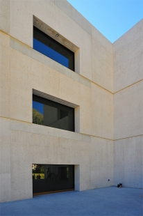 Das Neue Nationalparkzentrum in Zernez - foto: Vojtěch Žilka, 2010