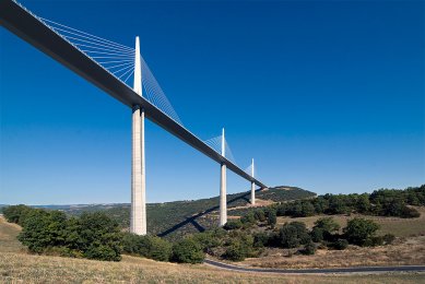 Viadukt u Millau - foto: Petr Šmídek, 2008