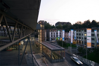 Železnice a autobusové nádraží Lausanne  - foto: Petr Šmídek, 2008