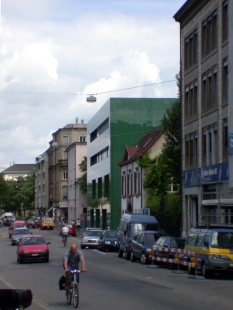 Ústav lékařské farmacie - foto: Petr Šmídek, 2003