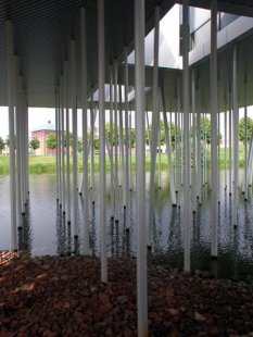 Het Aluminium bos - foto: Jan Kratochvíl, 2003