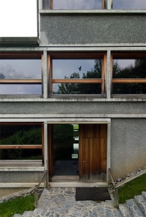 Mastrils school and community centre - foto: Petr Šmídek, 2008