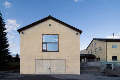 School and multipurpose hall - foto: Petr Šmídek, 2008