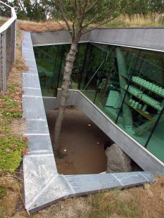 Posbank pavilion - foto: Petr Šmídek, 2003