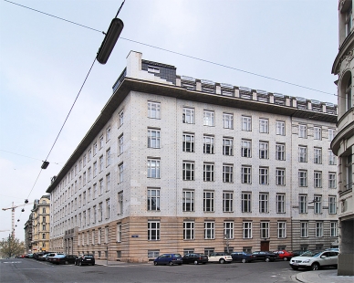 The Austrian Post Office Savings Bank - foto: Petr Šmídek, 2008