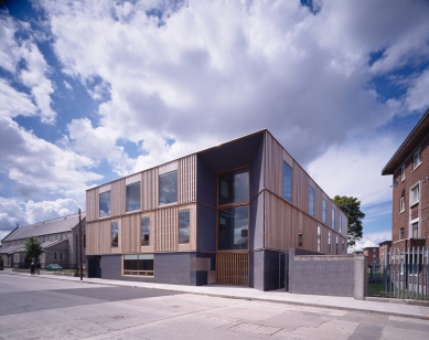 Youth and Community Centre, Donore Avenue - Pohled z ulice - foto: archiv Henchion+Reuter Architects