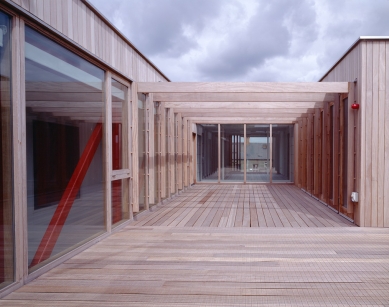 Youth and Community Centre, Donore Avenue - Střešní terasa - foto: archiv Henchion+Reuter Architects