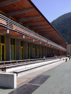 Sportovní centrum Davos Platz - foto: Petr Šmídek, 2002