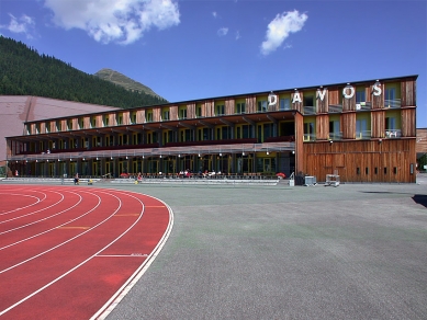 Sportovní centrum Davos Platz - foto: Petr Šmídek, 2002