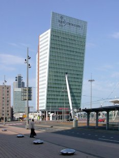 KPN Telecom Tower - foto: Petr Šmídek, 2003