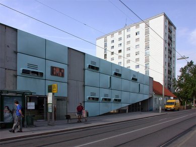 workstation - office building - foto: Petr Šmídek, 2006