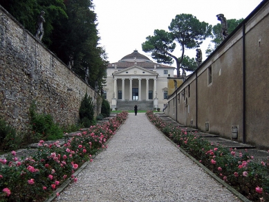 Villa Rotonda - foto: archiweb.cz, 2004