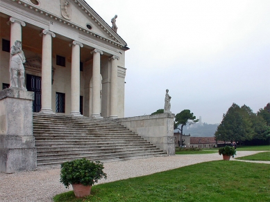 Villa Rotonda - foto: Petr Šmídek, 2004