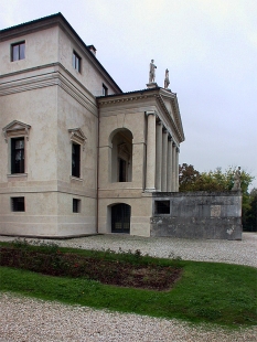 Villa Rotonda - foto: Petr Šmídek, 2004