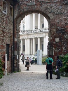 Teatro Olimpico - foto: Petr Šmídek, 2002