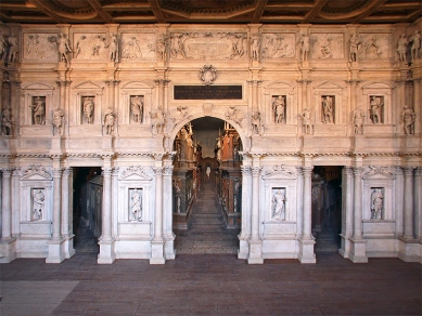 Teatro Olimpico - foto: Petr Šmídek, 2002