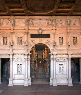 Teatro Olimpico - foto: Petr Šmídek, 2002