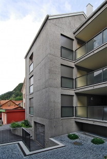 Wohnhaus im Dorfzentrum von Haldenstein - foto: Petr Šmídek, 2008