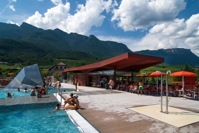 Lakeside bath Caldaro - foto: Petr Šmídek, 2008