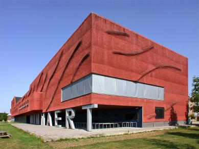 University building Minnaert - foto: Petr Šmídek, 2003