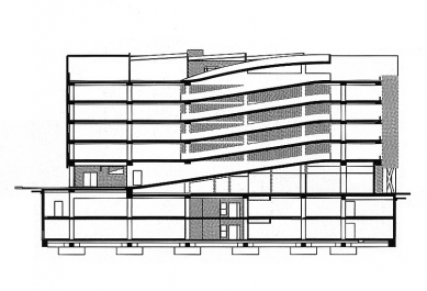 Multi-storey car park Novi Šarabon - Řez - foto: © A.biro