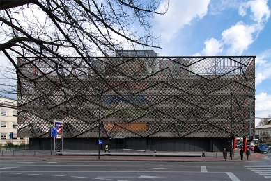 Multi-storey car park Novi Šarabon - foto: Petr Šmídek, 2008