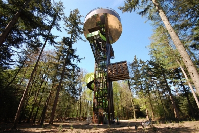 Forest Tower - foto: © Michiel van Raaij