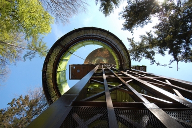 Forest Tower - foto: © Michiel van Raaij