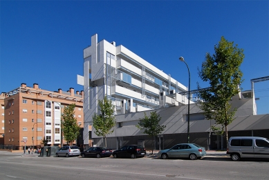 141 viviendas Carabanchel - foto: Petr Šmídek, 2007