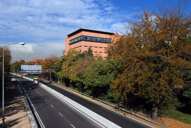 Biblioteca de la U.N.E.D. - foto: Petr Šmídek, 2008