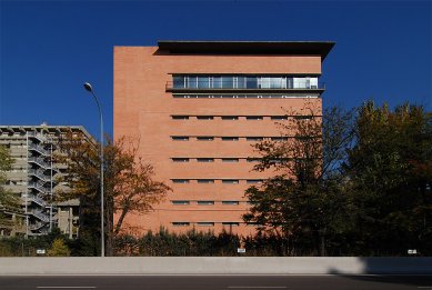 Biblioteca de la U.N.E.D. - foto: Petr Šmídek, 2008