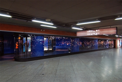 Pomník obětem bombového útoku na vlakovém nádraží Atocha - foto: Petr Šmídek, 2008