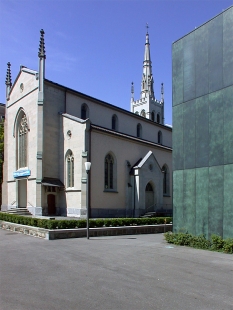 Nákupní centrum Migros - foto: Petr Šmídek, 2002