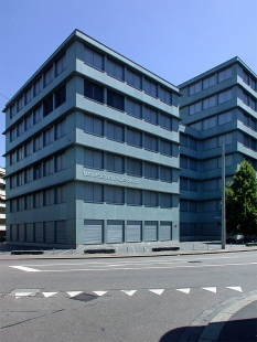 Baloise Insurance Company - foto: Petr Šmídek, 2003