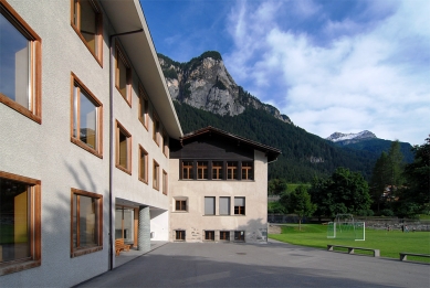 School in Zillis - foto: Petr Šmídek, 2008