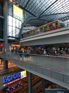 Lehrter Bahnhof - foto: Petr Šmídek, 2006