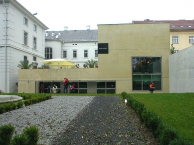 Literaturhaus / Franz Nabl Institut - foto: Jan Kratochvíl, 2004