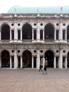 Basilica Palladiana - foto: Petr Šmídek, 2002