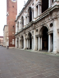 Basilica Palladiana - foto: Petr Šmídek, 2002