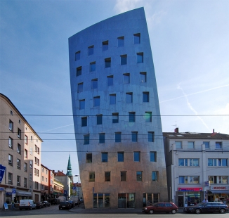 Věž Gehry - foto: Petr Šmídek, 2009