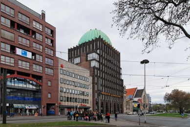 Anzeiger Hochhaus  - foto: Petr Šmídek, 2012