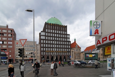 Anzeiger Hochhaus - foto: Petr Šmídek, 2012