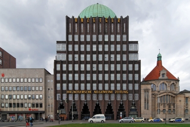 Anzeiger Hochhaus - foto: Petr Šmídek, 2012