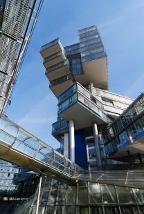 Norddeutsche Landesbank am Friedrichswall - foto: Petr Šmídek, 2009