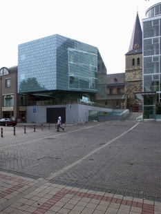 Music School at the Glass Palace - foto: Petr Šmídek, 2003