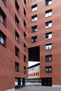 Offices and Housing La Fortezza - foto: Petr Šmídek, 2009