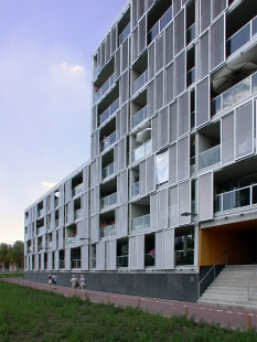 Carré Housing - foto: Petr Šmídek, 2003