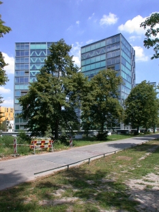 Obytné věžové domy Chassé Park  - foto: Petr Šmídek, 2003