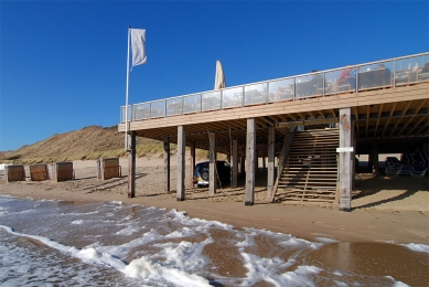 Plážový klub Zuiderduin - foto: Petr Šmídek, 2009